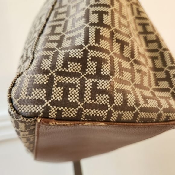 Tommy Hilfiger Monogram Chain Strap Tote Beige - Picture 7 of 13